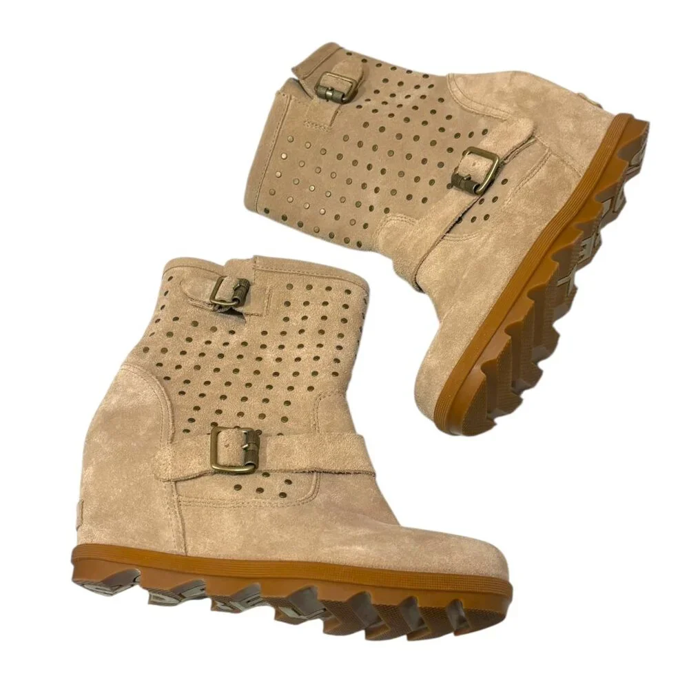 SOREL Joan Of Artic Sandy Tan Suede Stud‎ Wedge Boots
